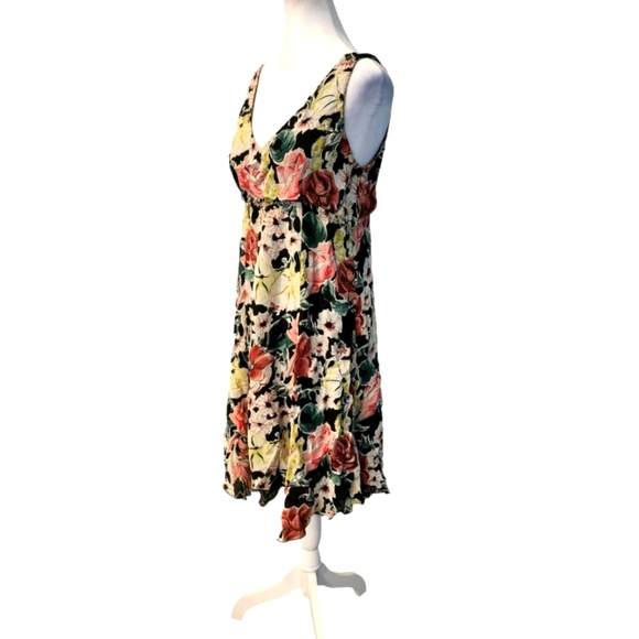 Two Dresses in One Reversible with Matching Waistband Tie - Picture 3 of 6